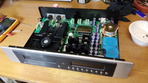 Interno del lettore CD Sonic Frontiers SFCD-1